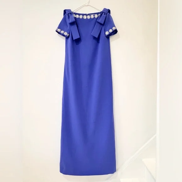 CAROLINA HERRERA Crystal-Trim Boatneck Column Gown With Shoulder Bows Maxi Dress - Picture 4 of 15